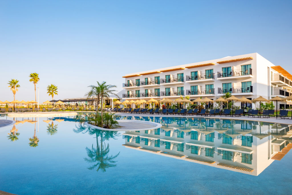 fly-go-ap-cabanas-beach-nature