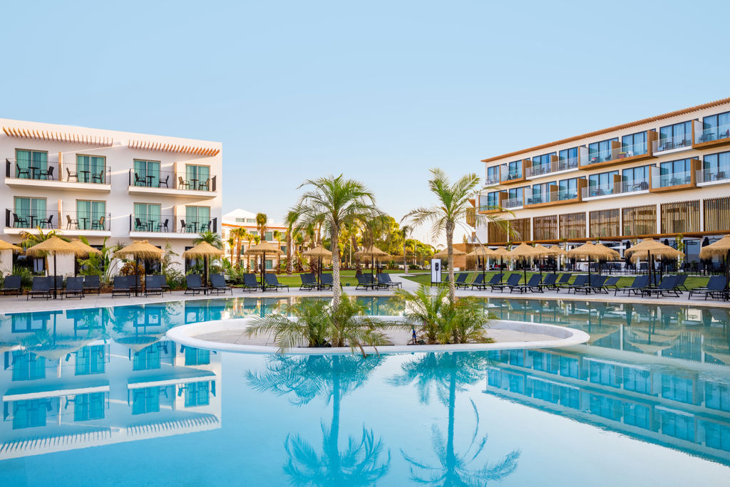 fly-go-ap-cabanas-beach-nature