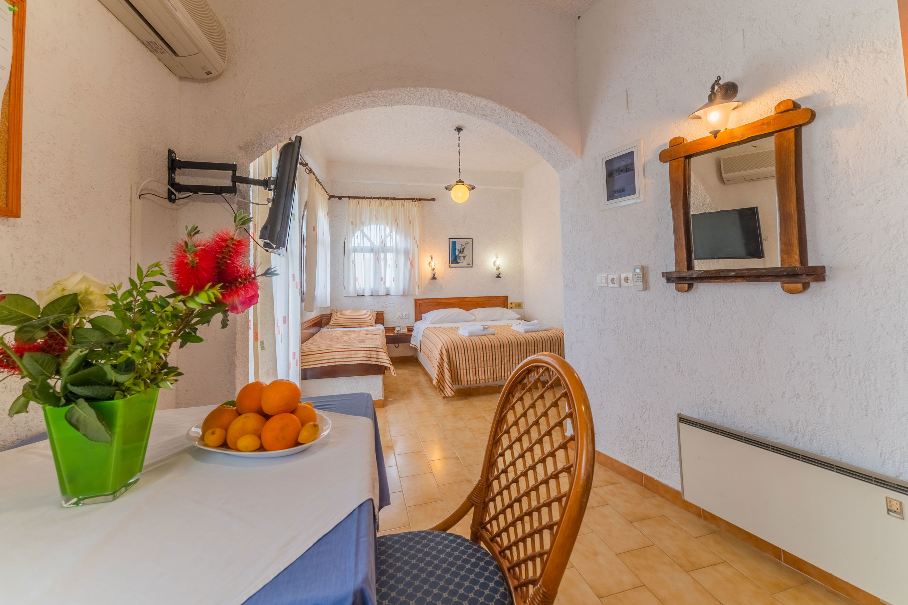 Fly & Go Kastro Studios & Apartments