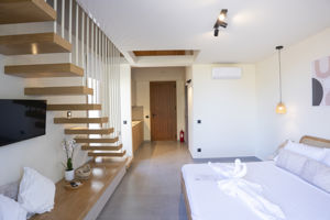 Golden Sun Suites