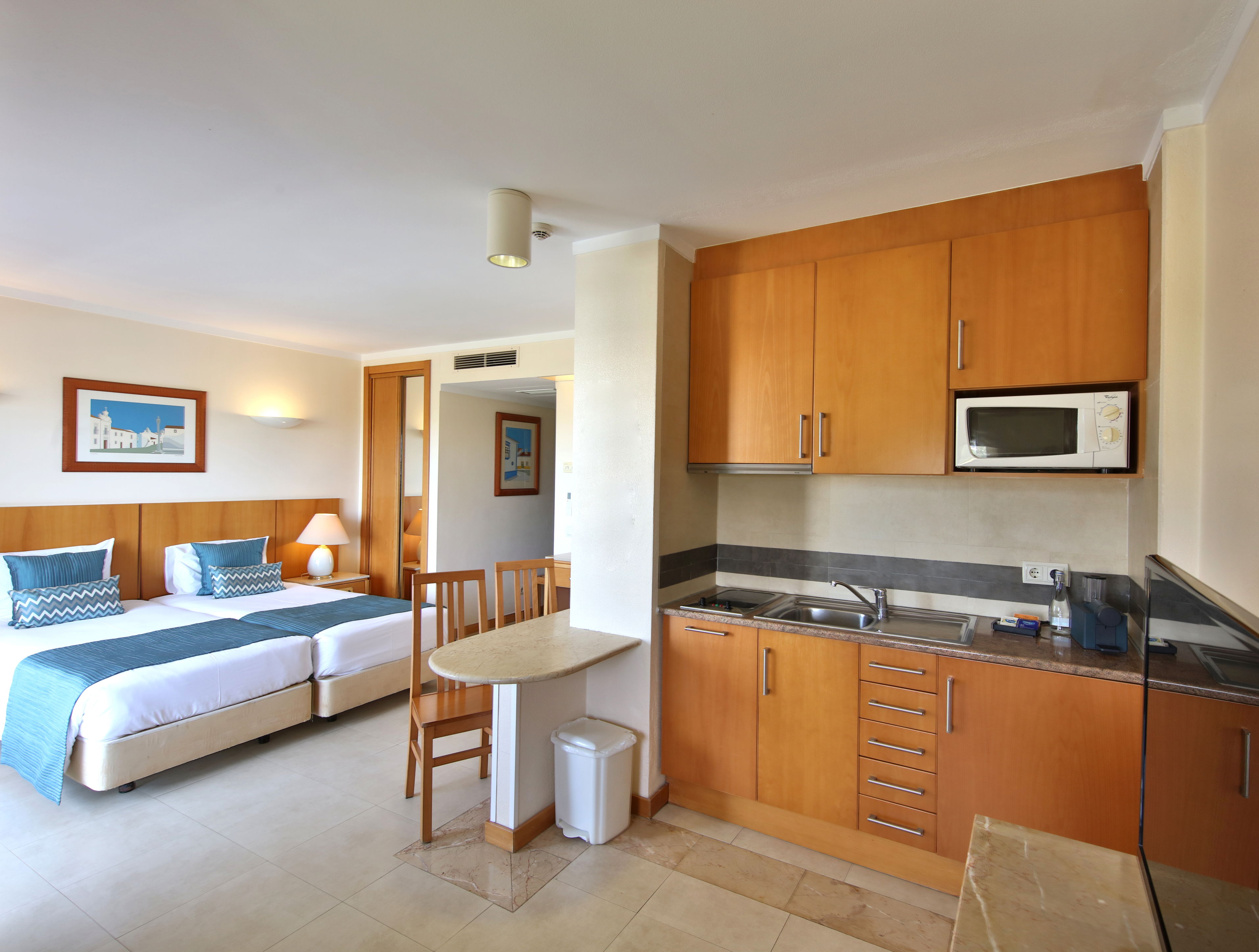 Interpass Vau Hotel & Apartments