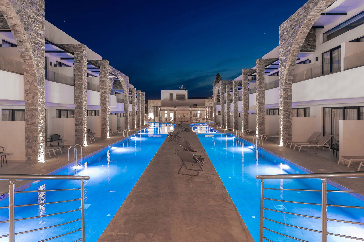 Cavo Suites