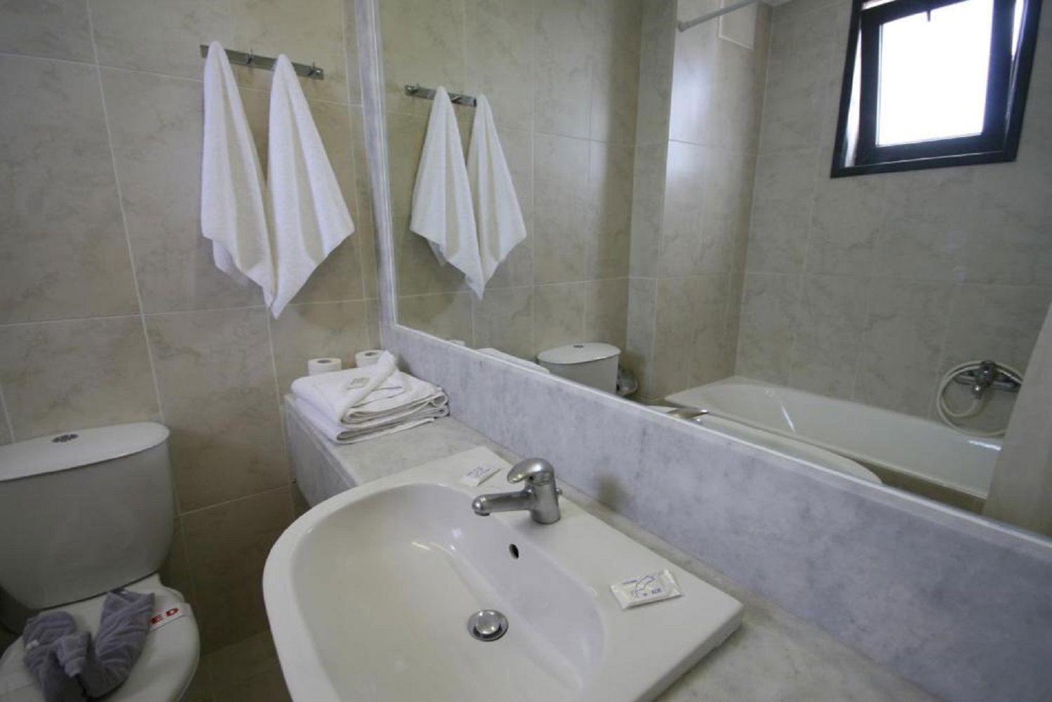 Tigaki Beach Hotel