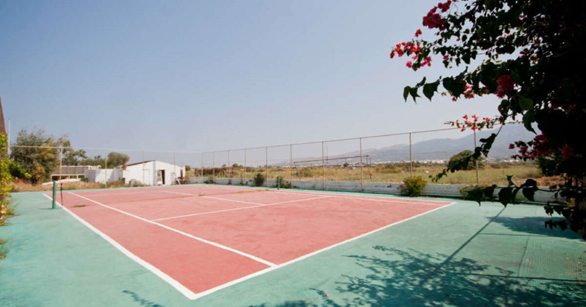 Tigaki Beach Hotel
