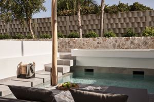 Woonvoorbeeld Superior kamer met privé zwembad