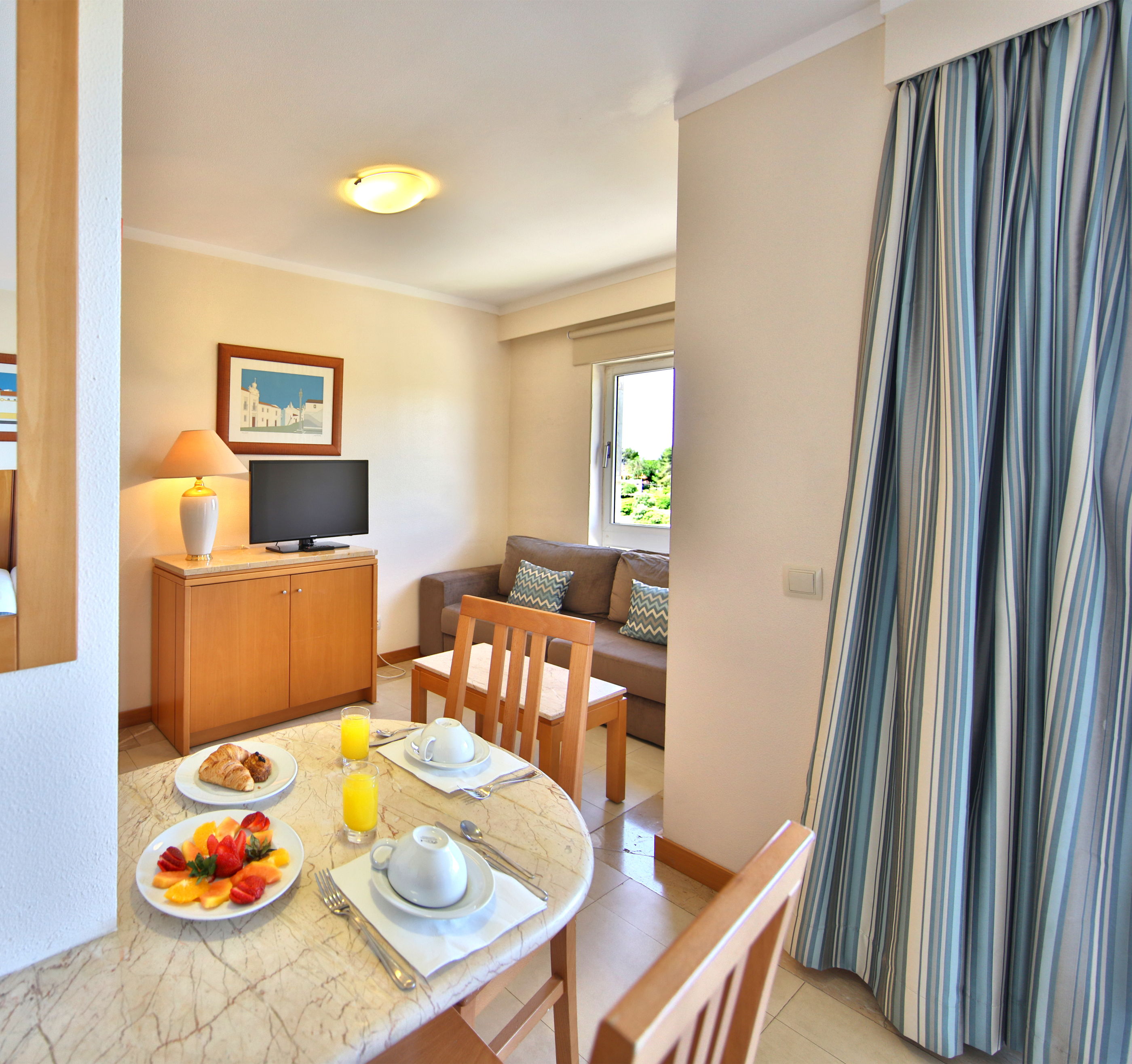 Fly & Go Interpass Vau Hotel & Apartments