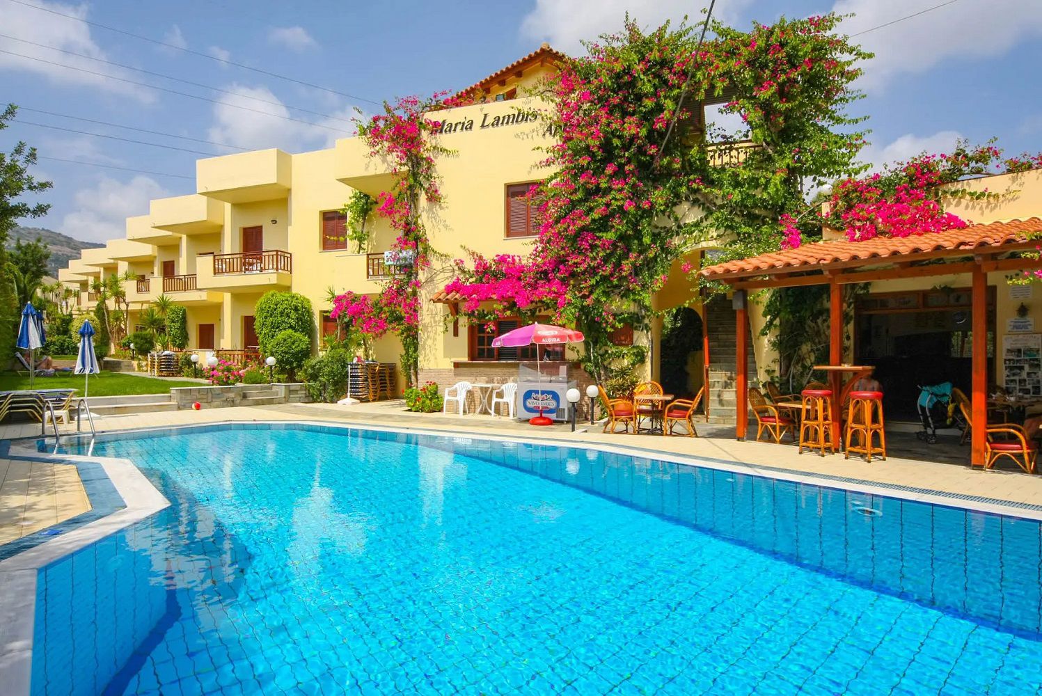 Maria Lambis Apartments