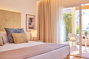 Woonvoorbeeld suite met privé zwembad