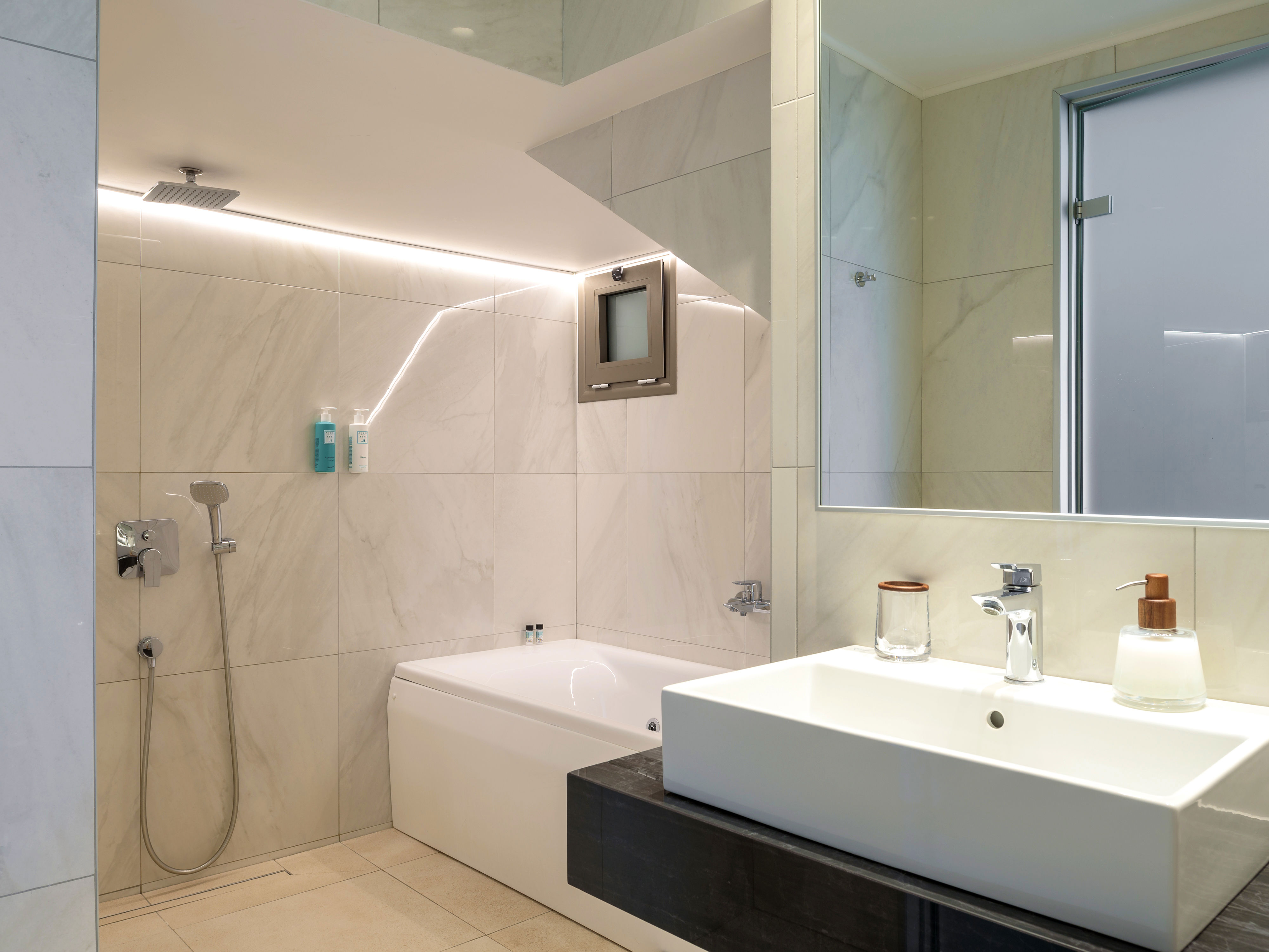 High Beach White The Villa Collection