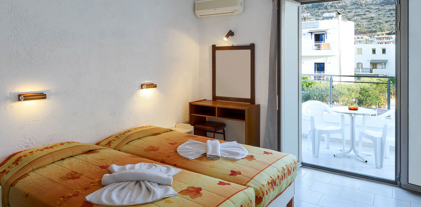 Neon Hotel, Stalis