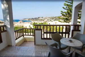 Woonvoorbeeld familiekamer met zeezicht