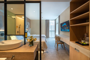 Zenith Hotel