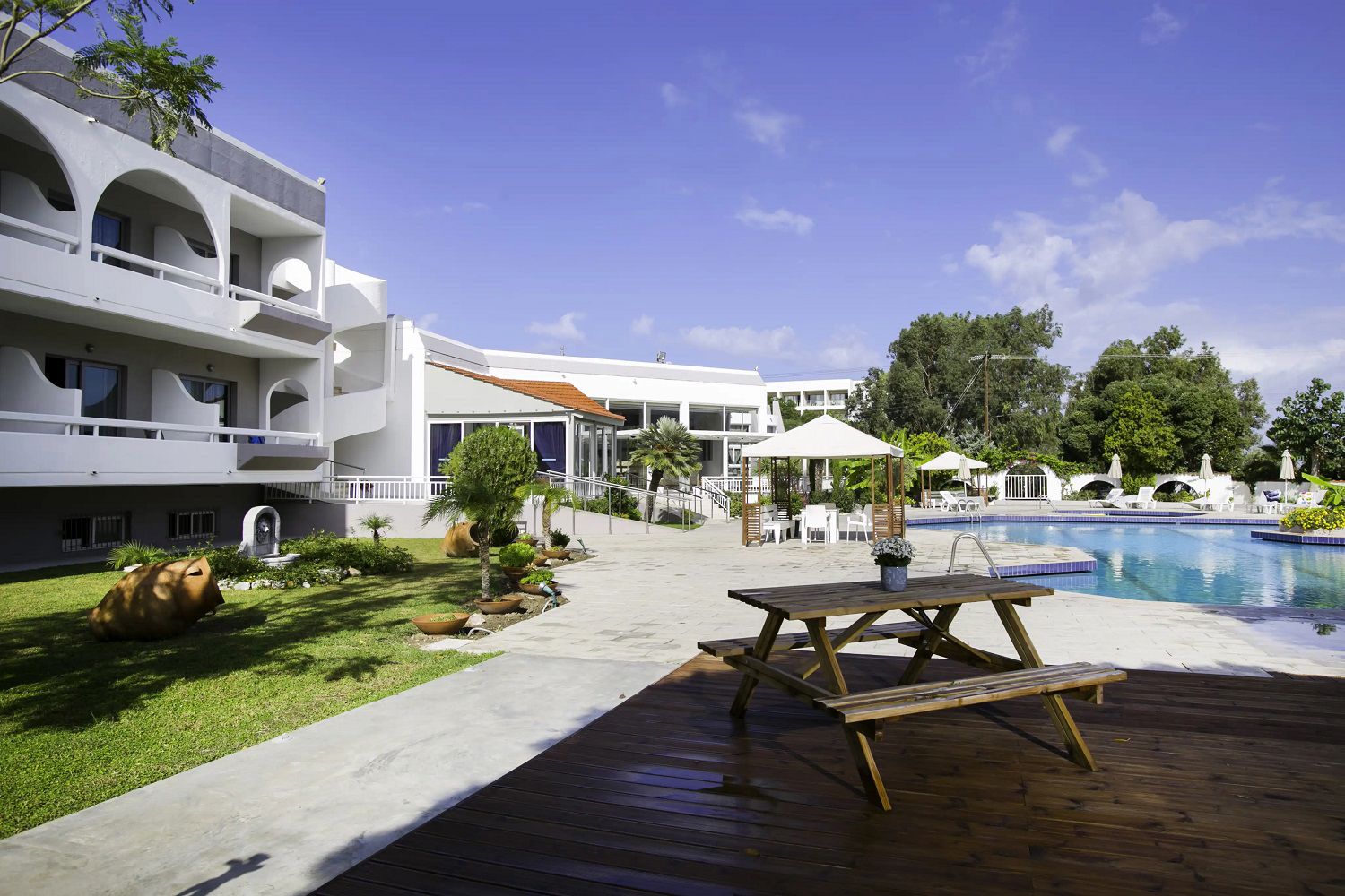 Fly & Go Happy Days Hotel