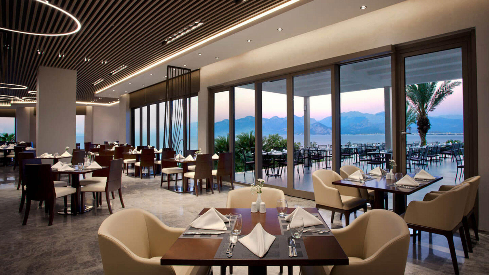 Fly & Go Akra Hotel