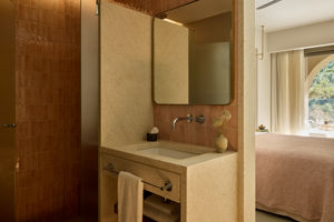 Avali, Mar-Bella Collection