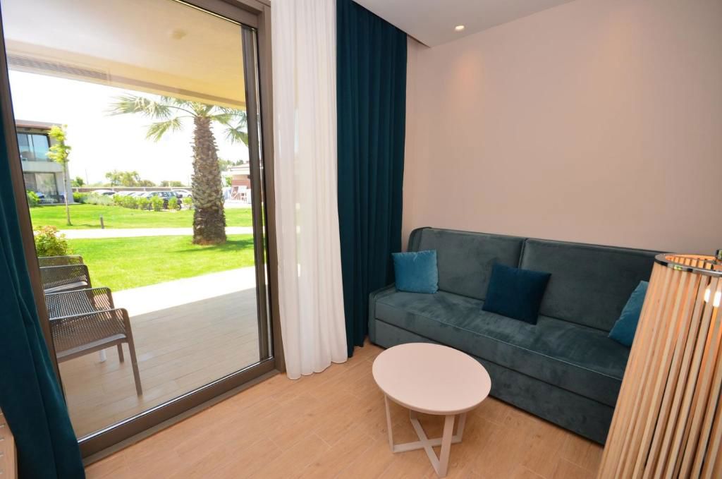 Almyros Beach Resort & Spa