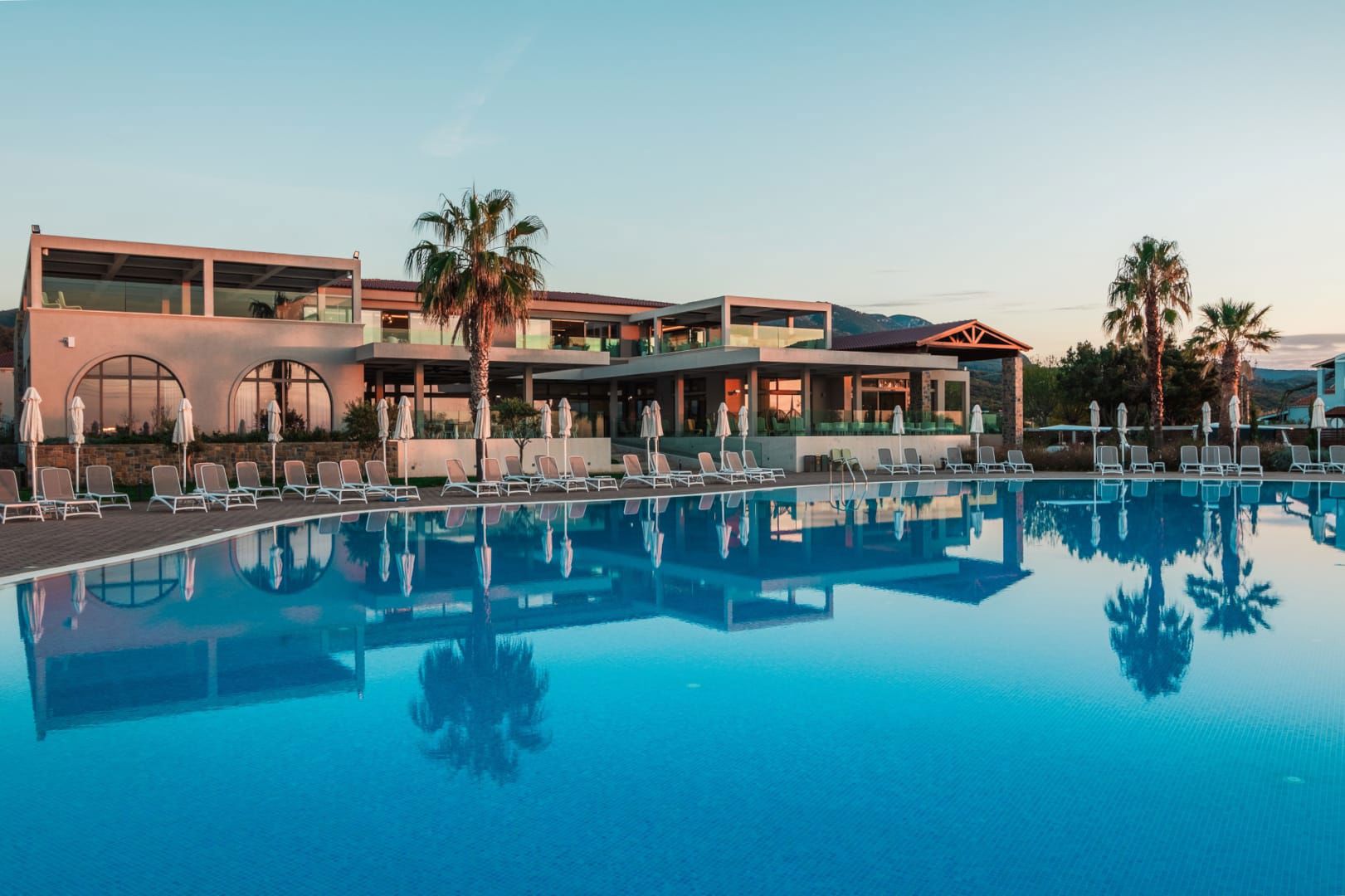 Almyros Beach Resort & Spa