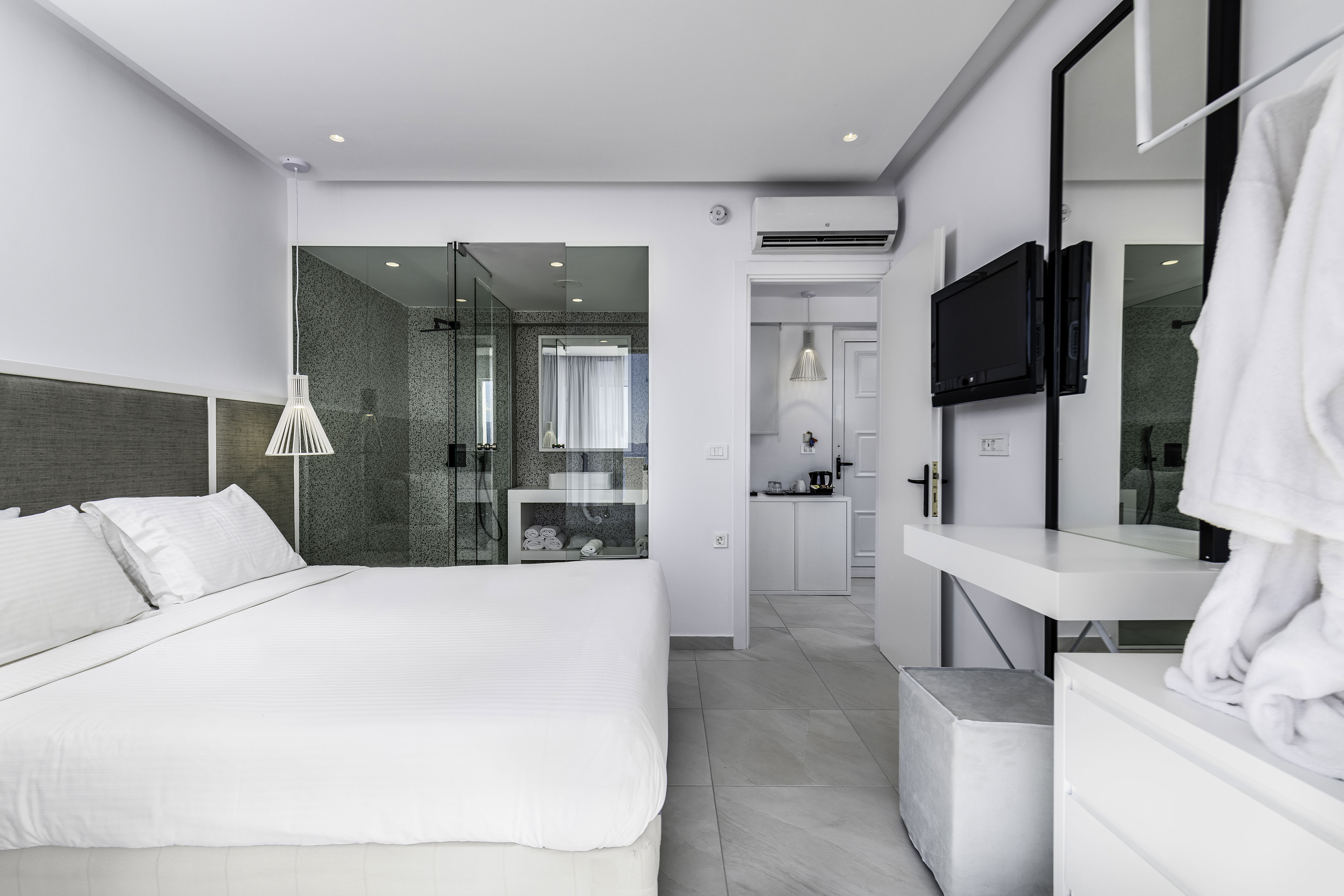 Dimitra Beach Hotel & Suites