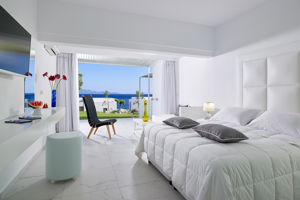 Dimitra Beach Hotel & Suites