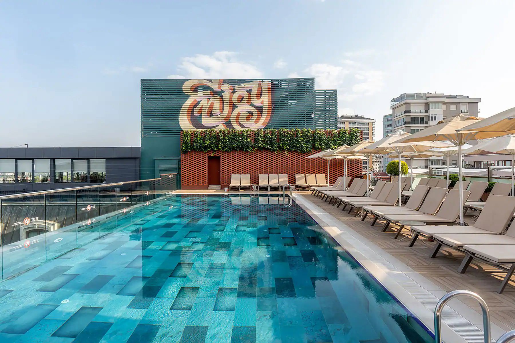 Wyndham Grand Istanbul Kalamis Marina Hotel