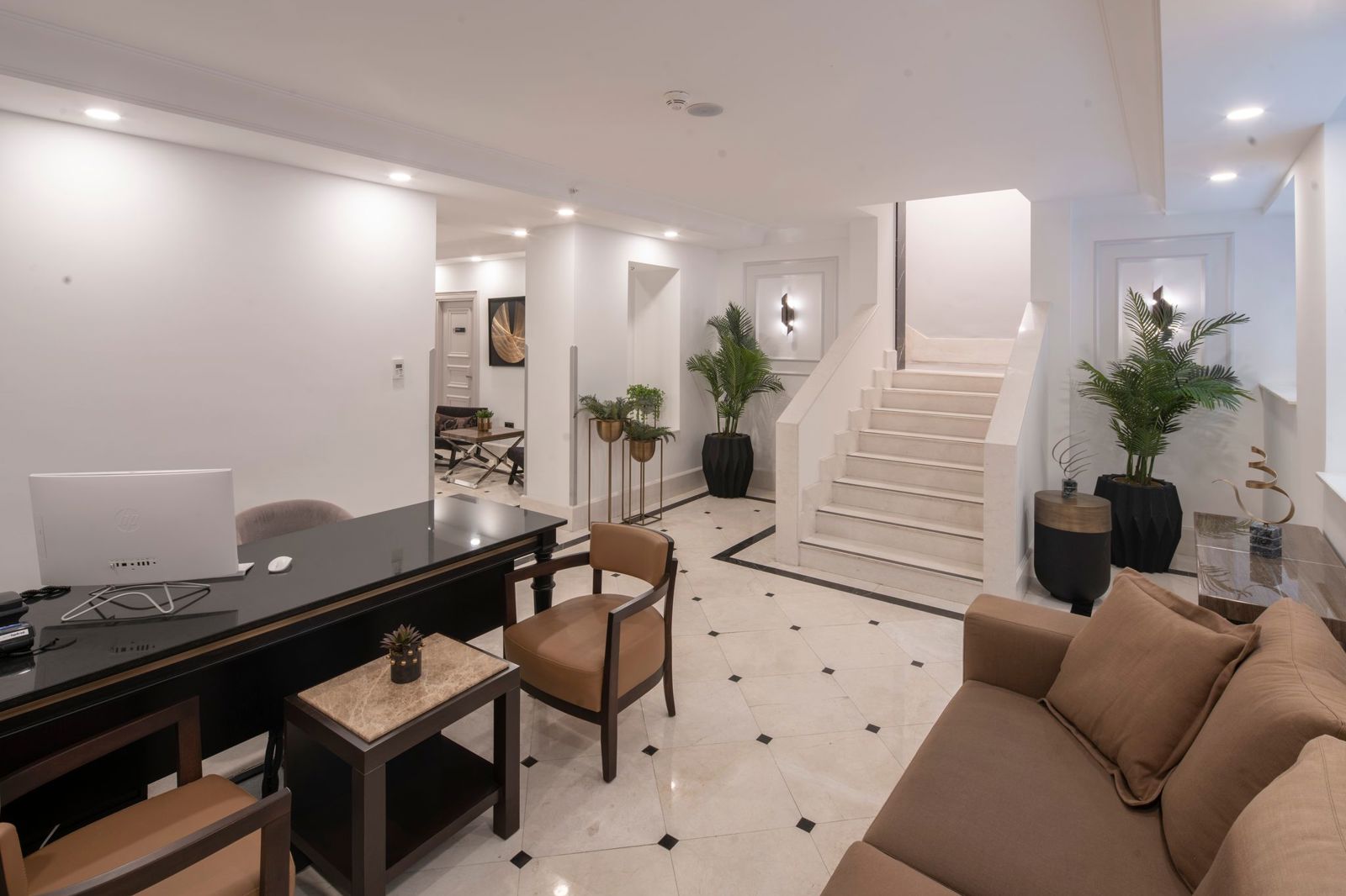 Akka Hotels Suites slide 5