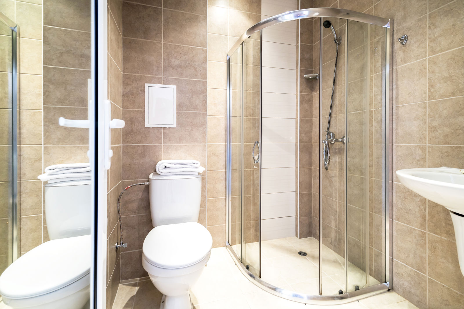 Admiral Plaza slide 5