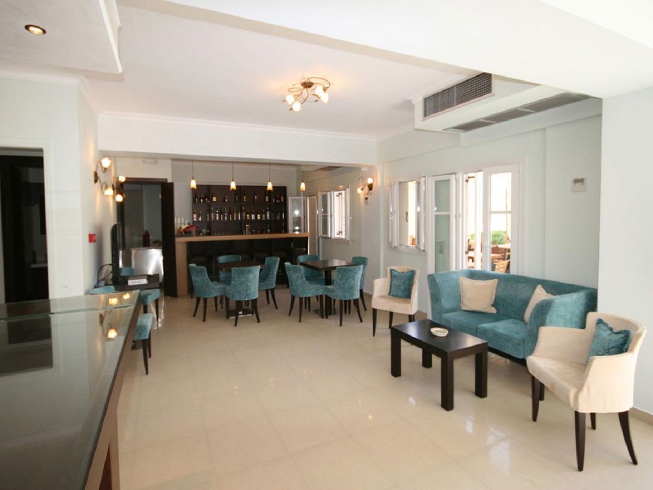 Ionis Hotel