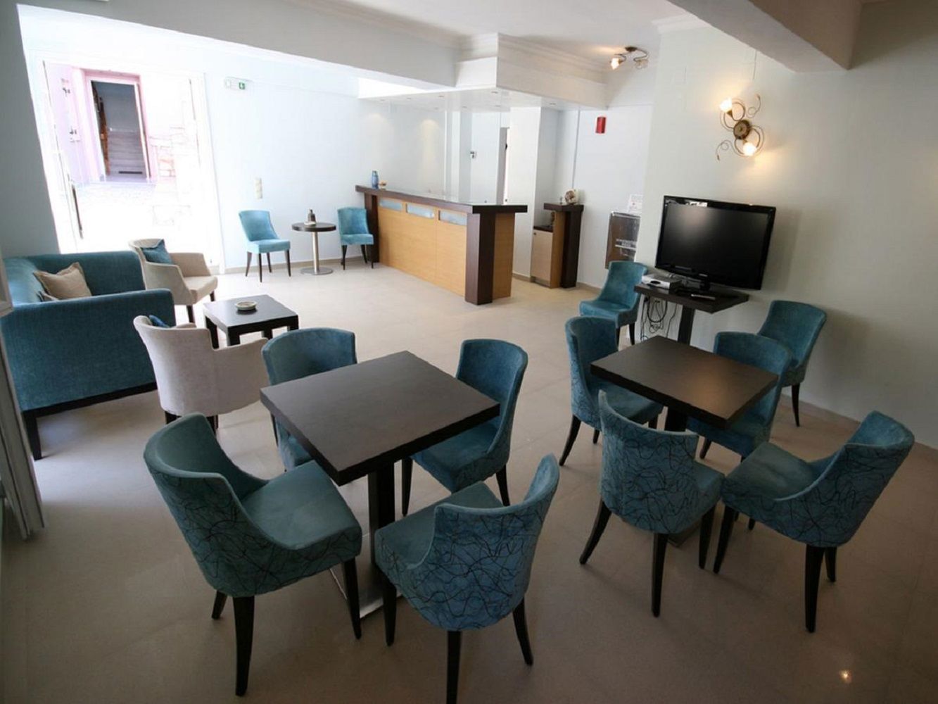 Ionis Hotel