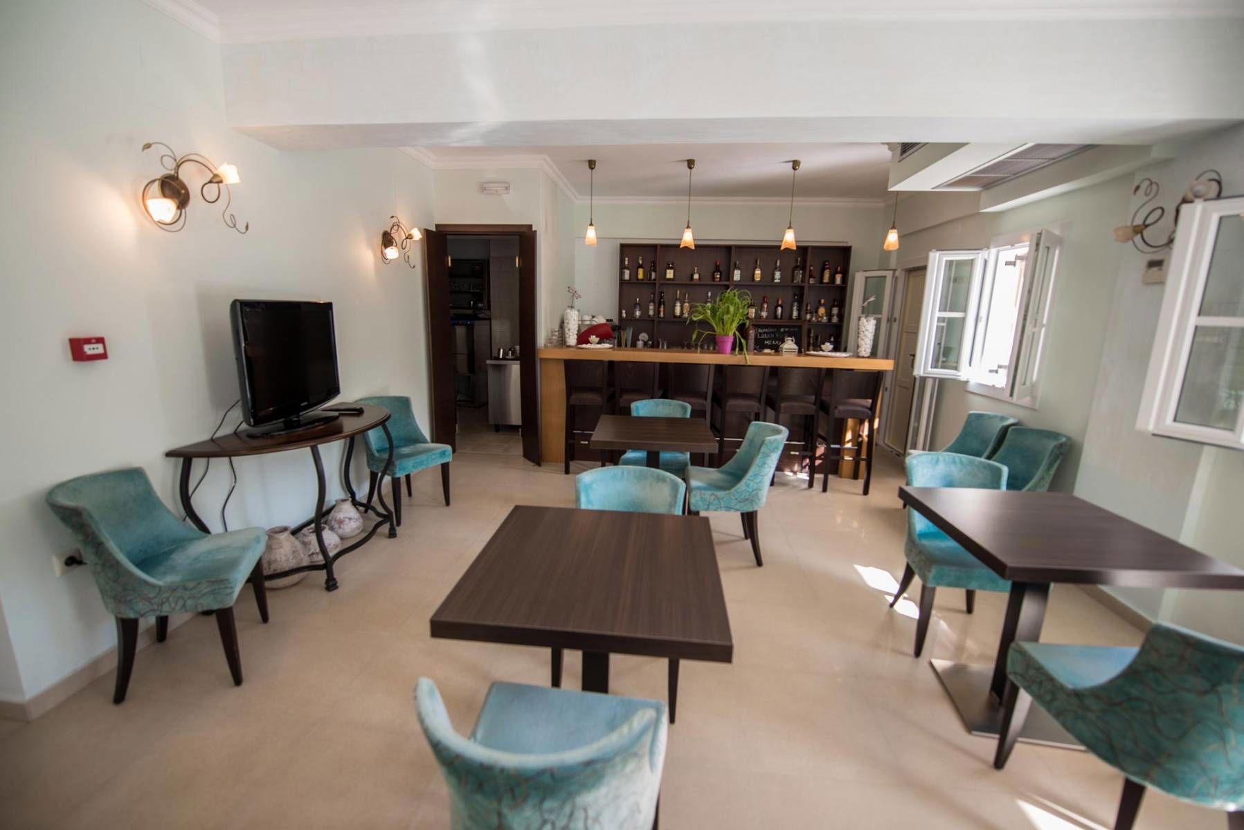 Ionis Hotel