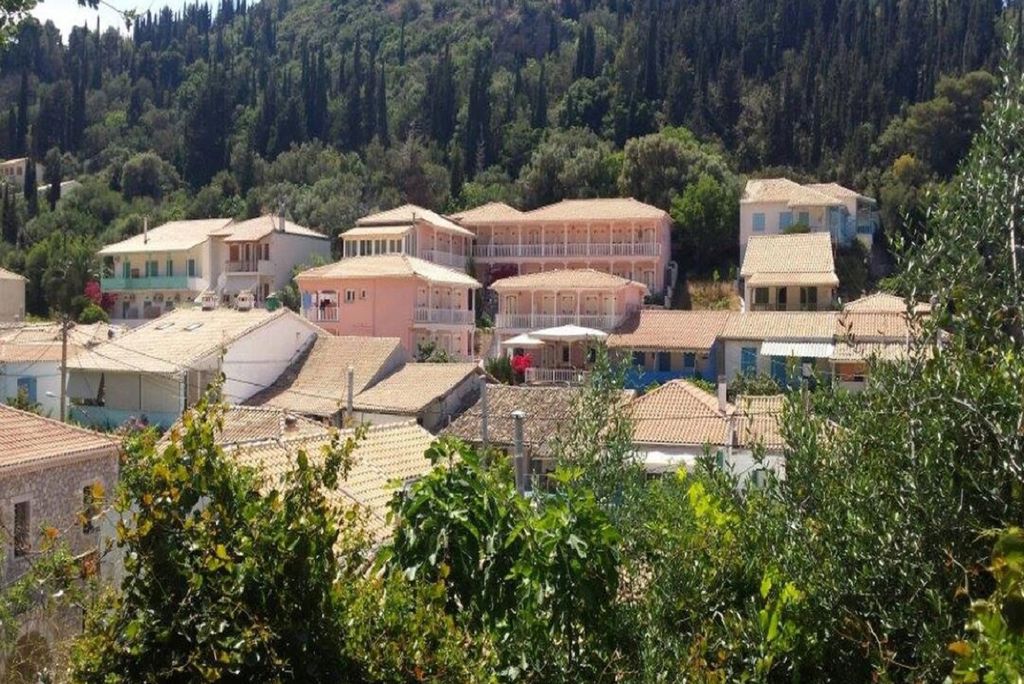 Ionis Hotel