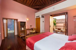 Hotel La Quinta Roja
