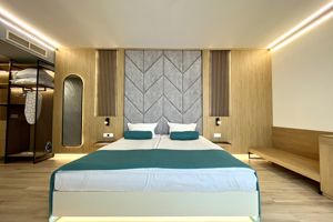 Sol Marina Palace