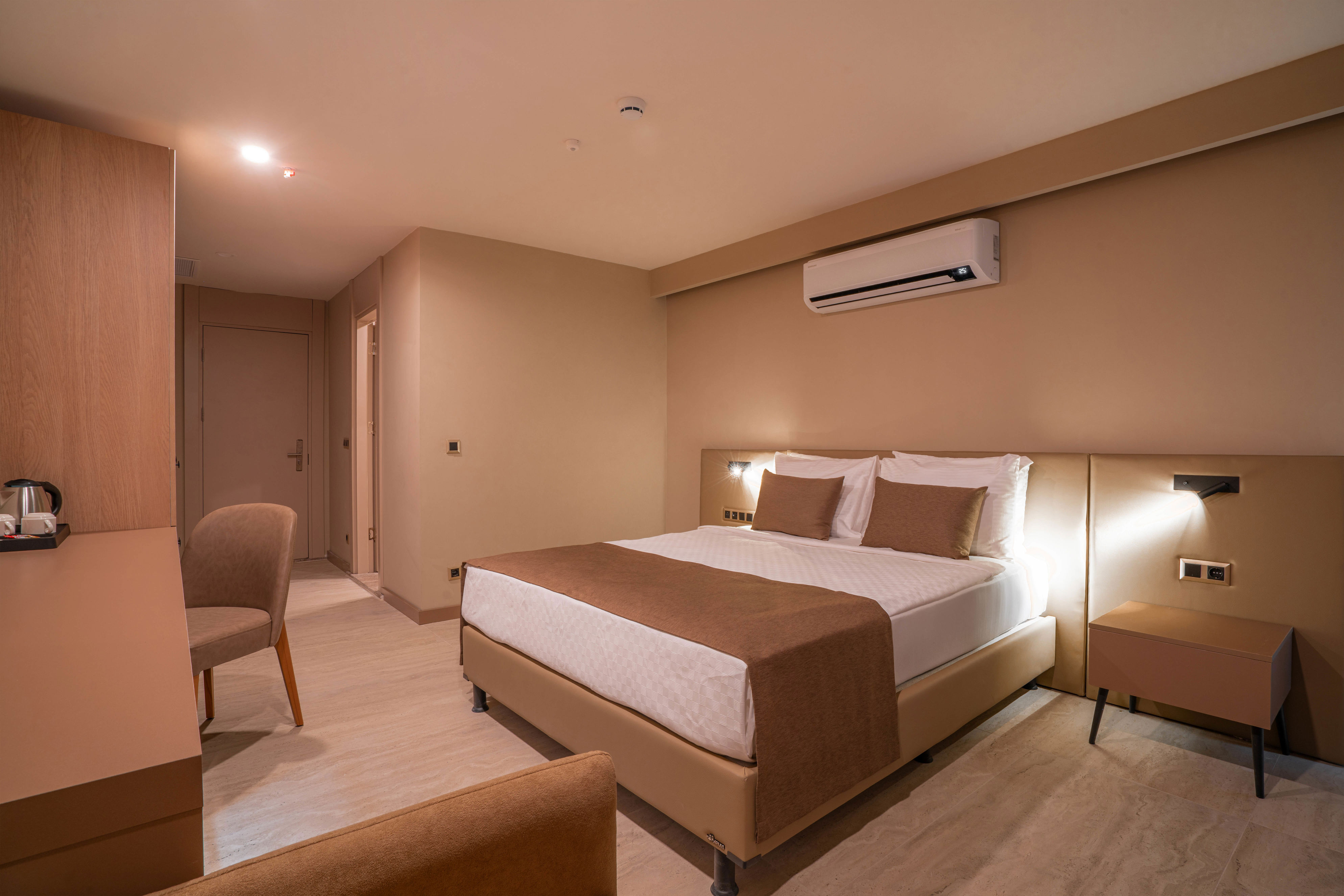 Prive Suite Side & Spa