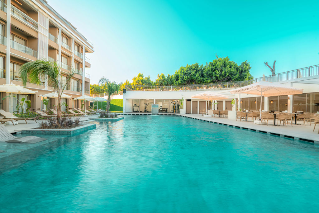 Prive Suite Side & Spa