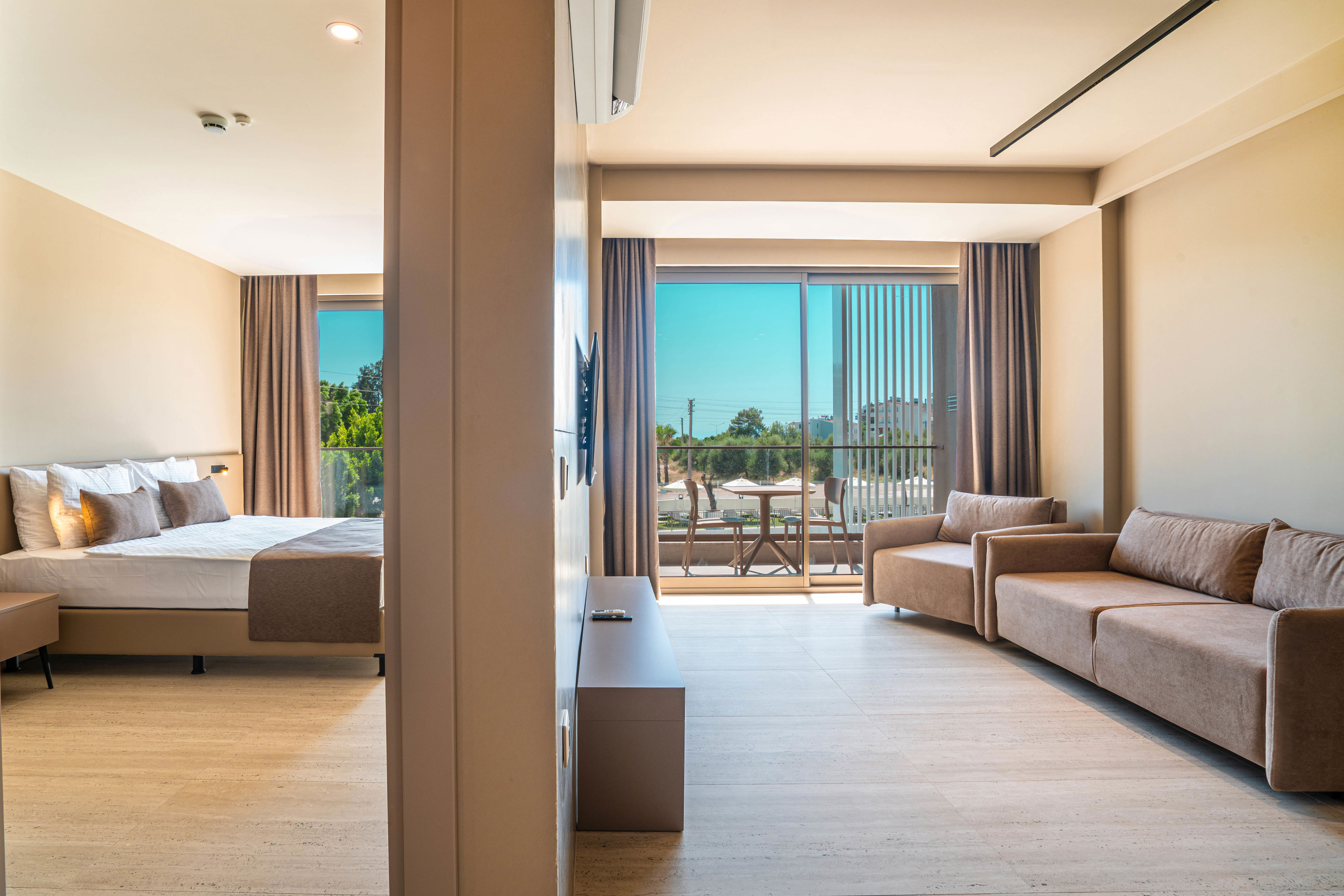 Prive Suite Side & Spa