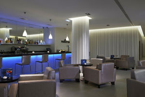 Manhattan Bar