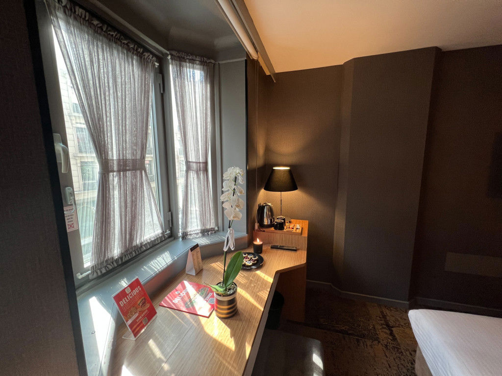 All Seasons Hotel