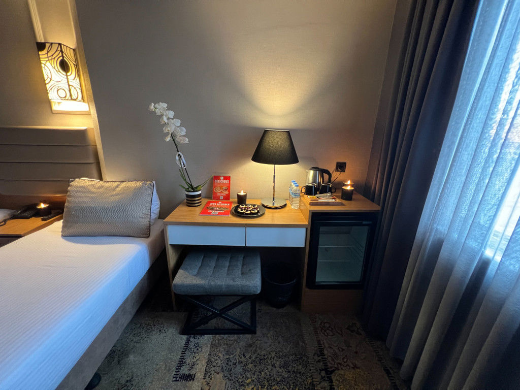 All Seasons Hotel