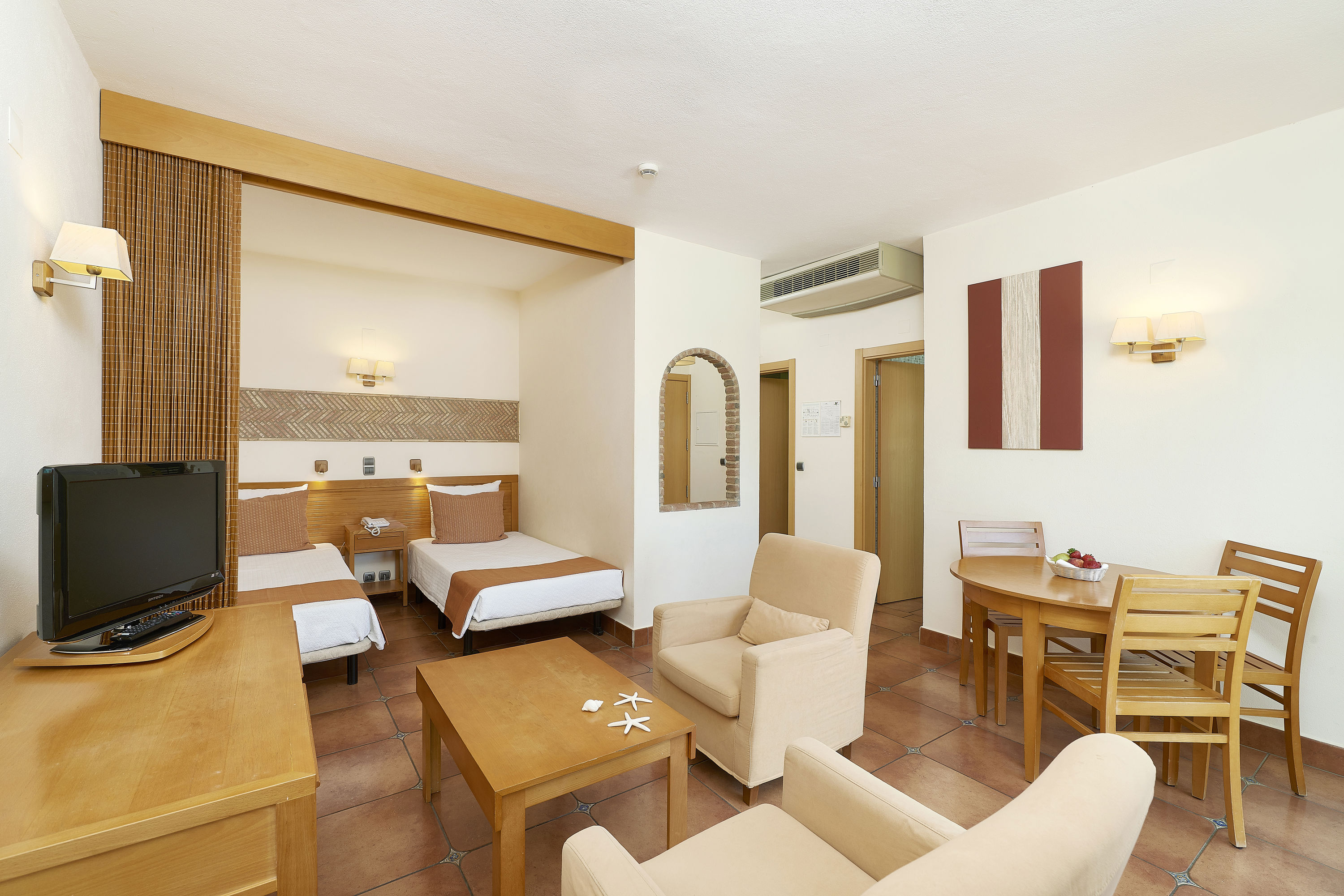 Fly & Go Oceanus Aparthotel