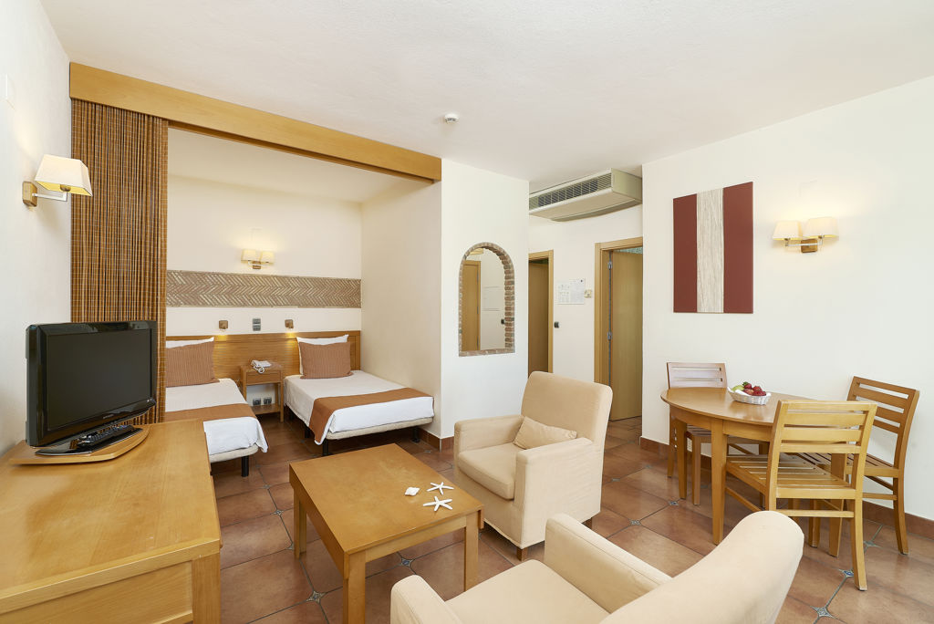 fly-go-oceanus-aparthotel