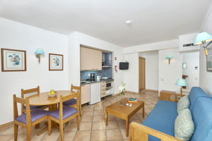 Fly & Go Oceanus Aparthotel