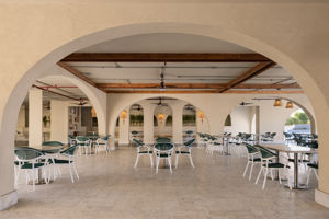 Food Court