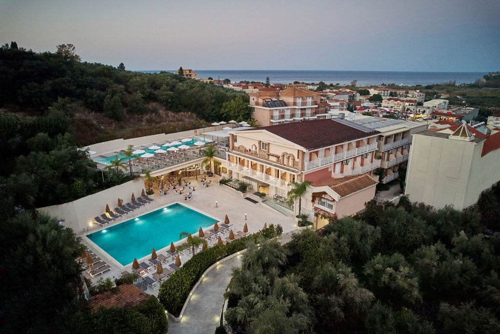 Altura Hotel