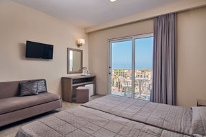 Altura Hotel
