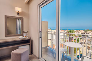Altura Hotel