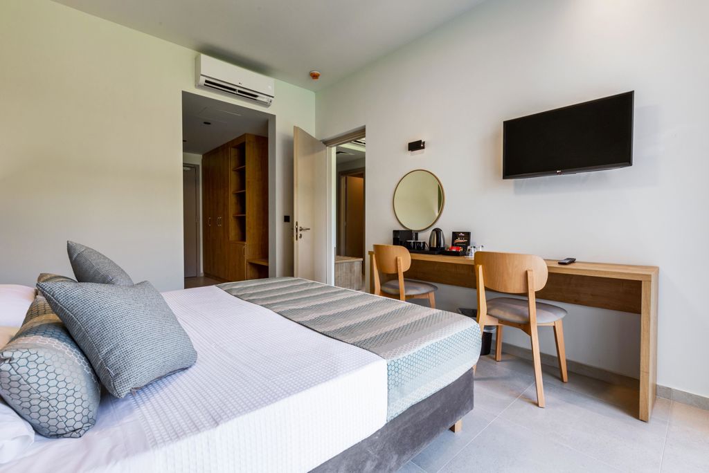 white-olive-elite-hotel