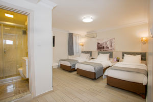 Sim Hotel & Excursiereis