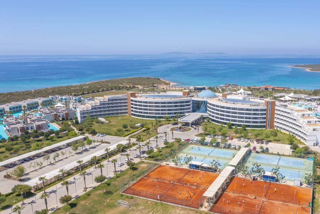 Aquasis De Luxe Resort & Spa