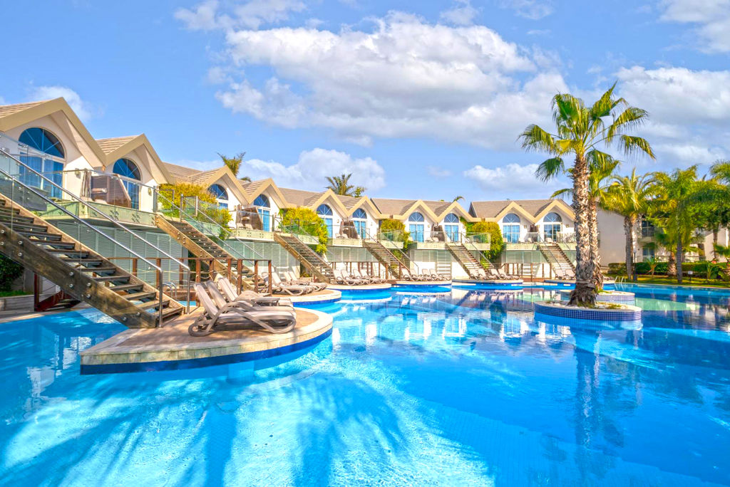 Long Beach Resort Spa Deluxe In Alanya Voordelig Op Vakantie Naar long-beach-resort-spa-deluxe-in-alanya-voordelig-op-vakantie-naar