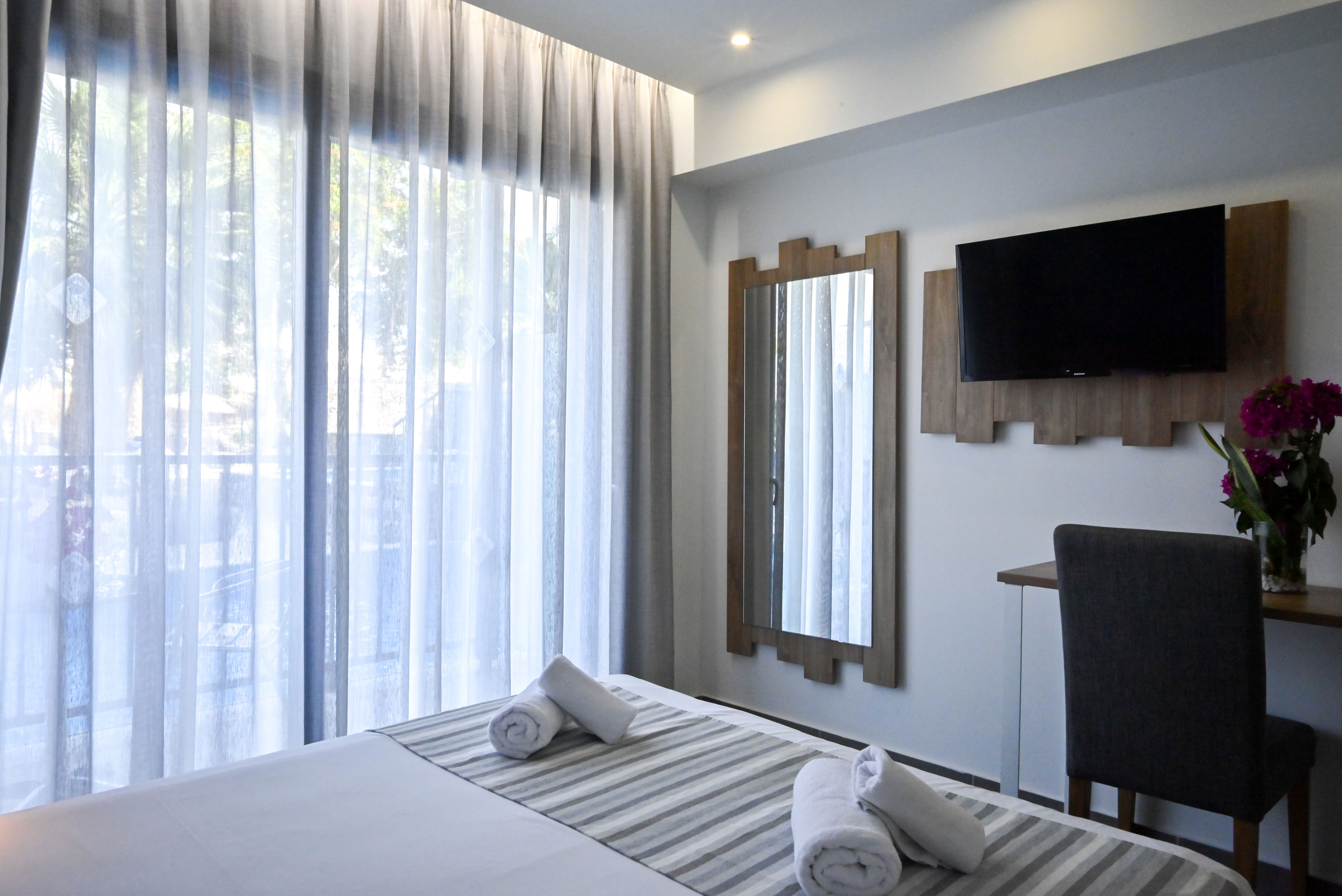 Pollis Hotel